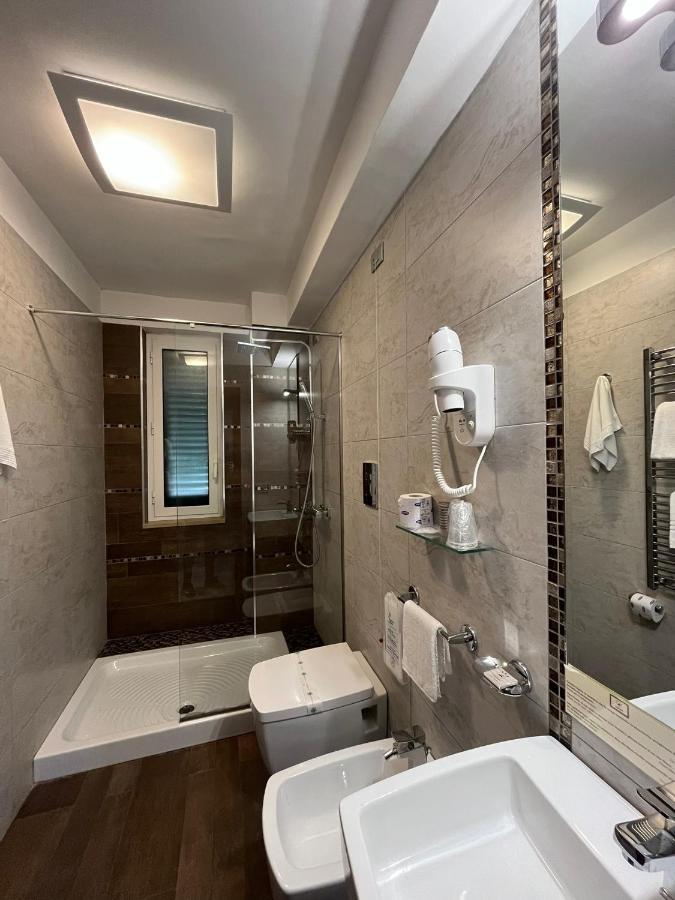 Hotel Lafayette Джовинаццо Экстерьер фото