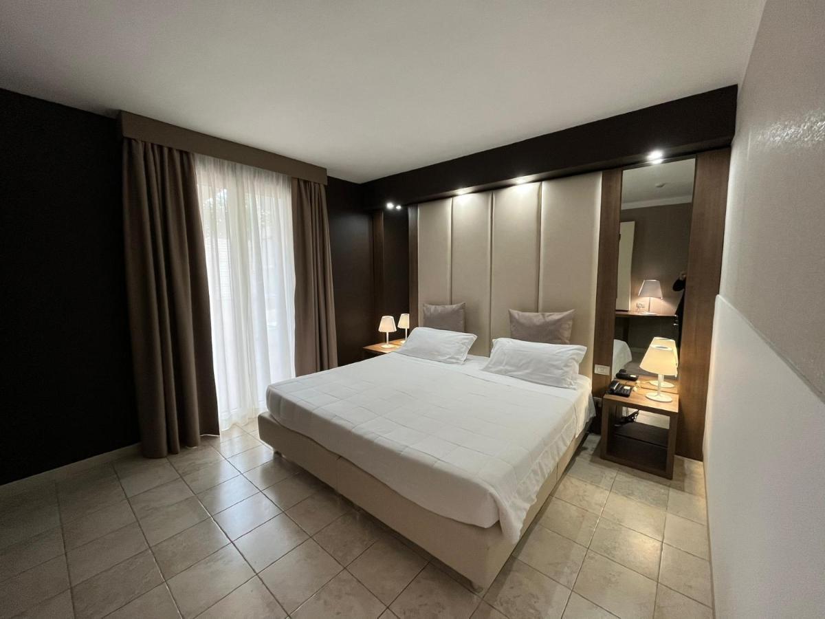 Hotel Lafayette Джовинаццо Экстерьер фото
