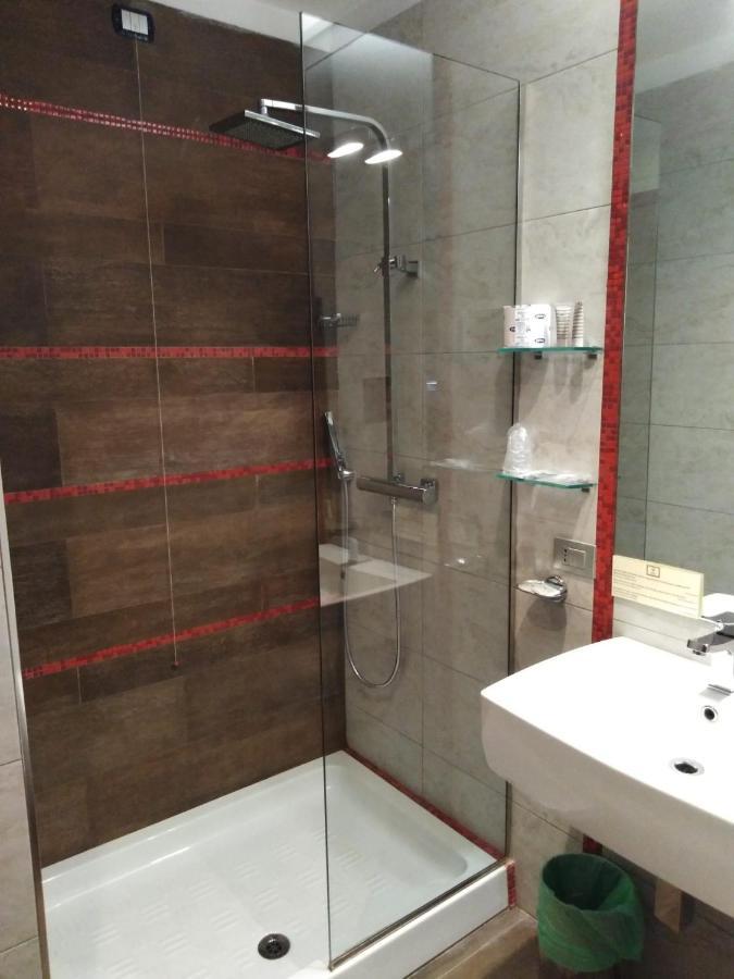 Hotel Lafayette Джовинаццо Экстерьер фото