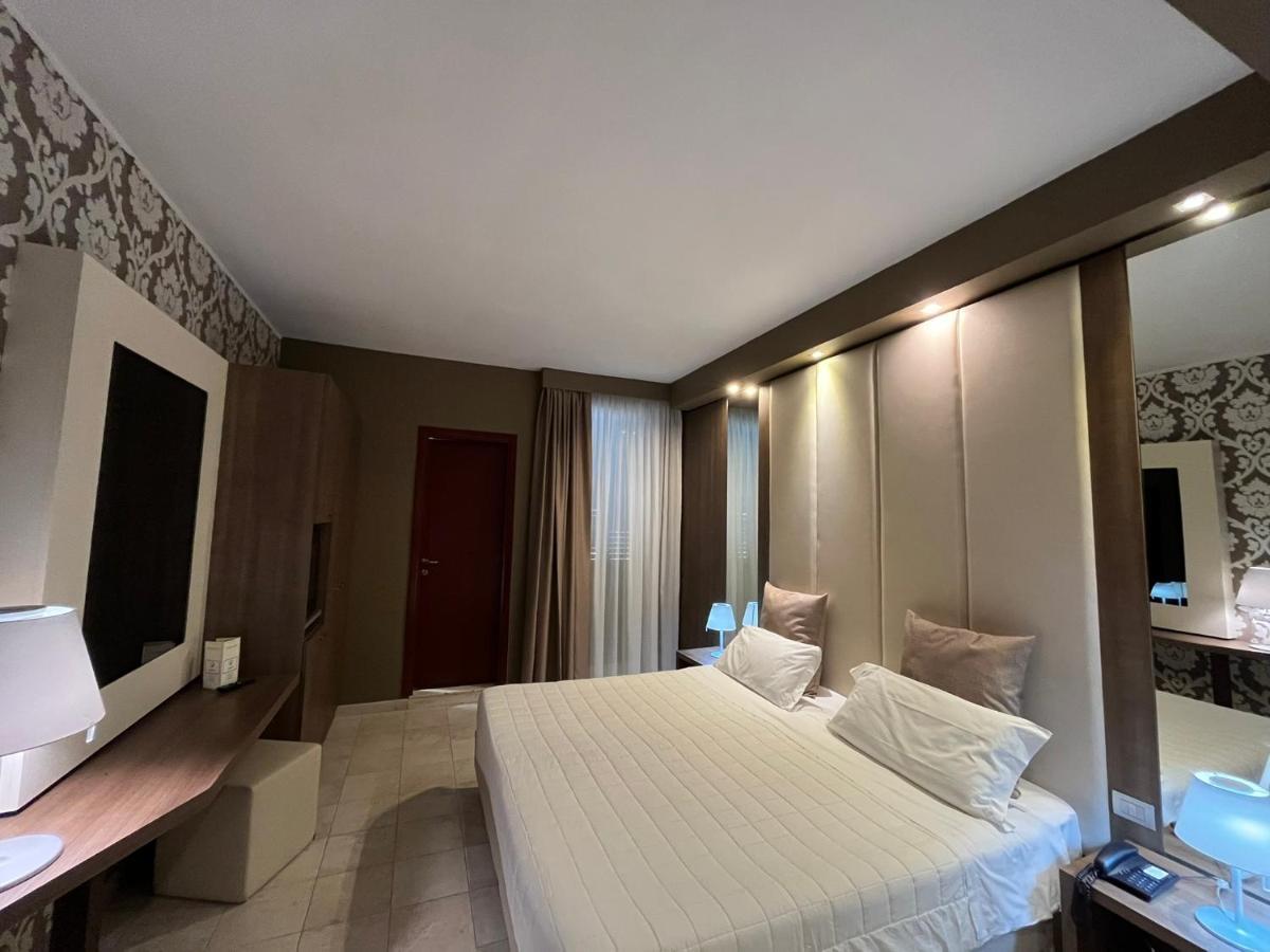 Hotel Lafayette Джовинаццо Экстерьер фото