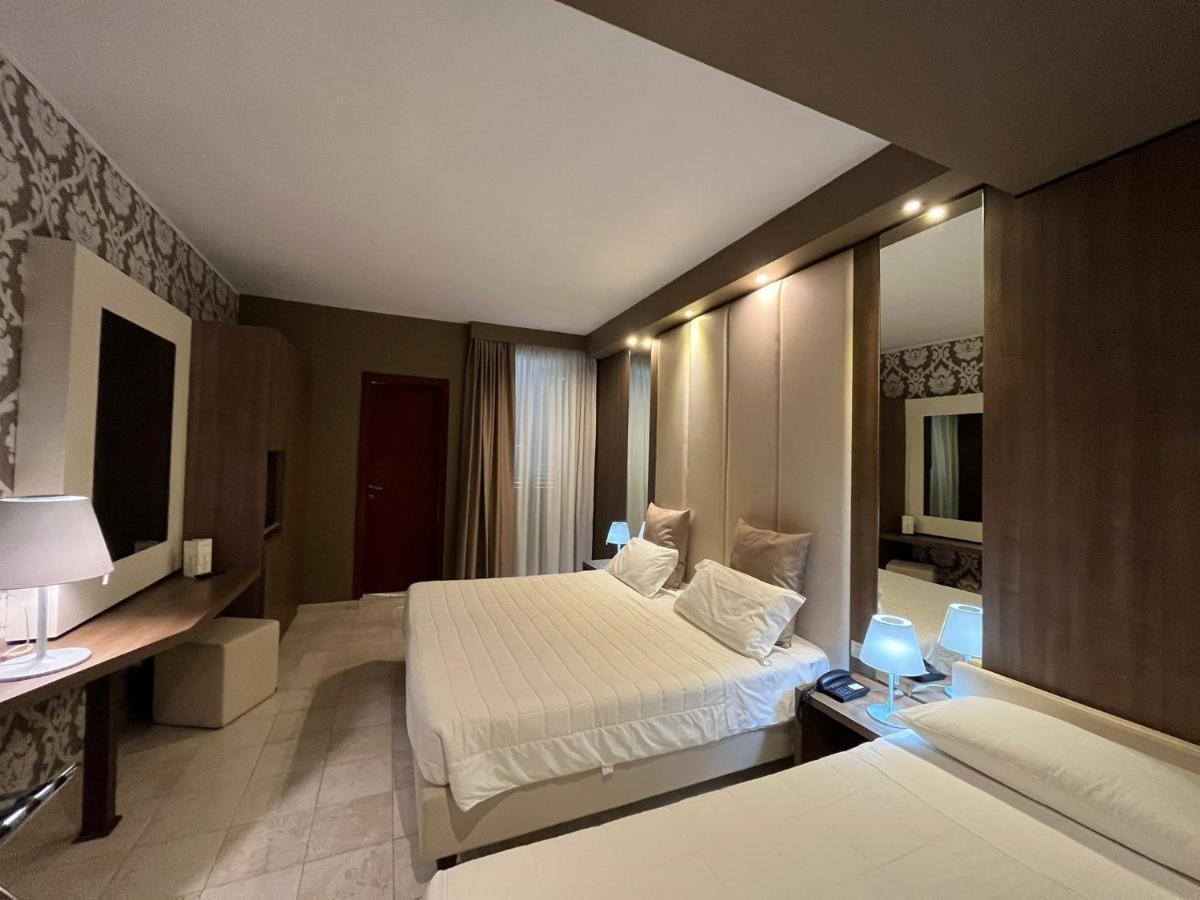 Hotel Lafayette Джовинаццо Экстерьер фото