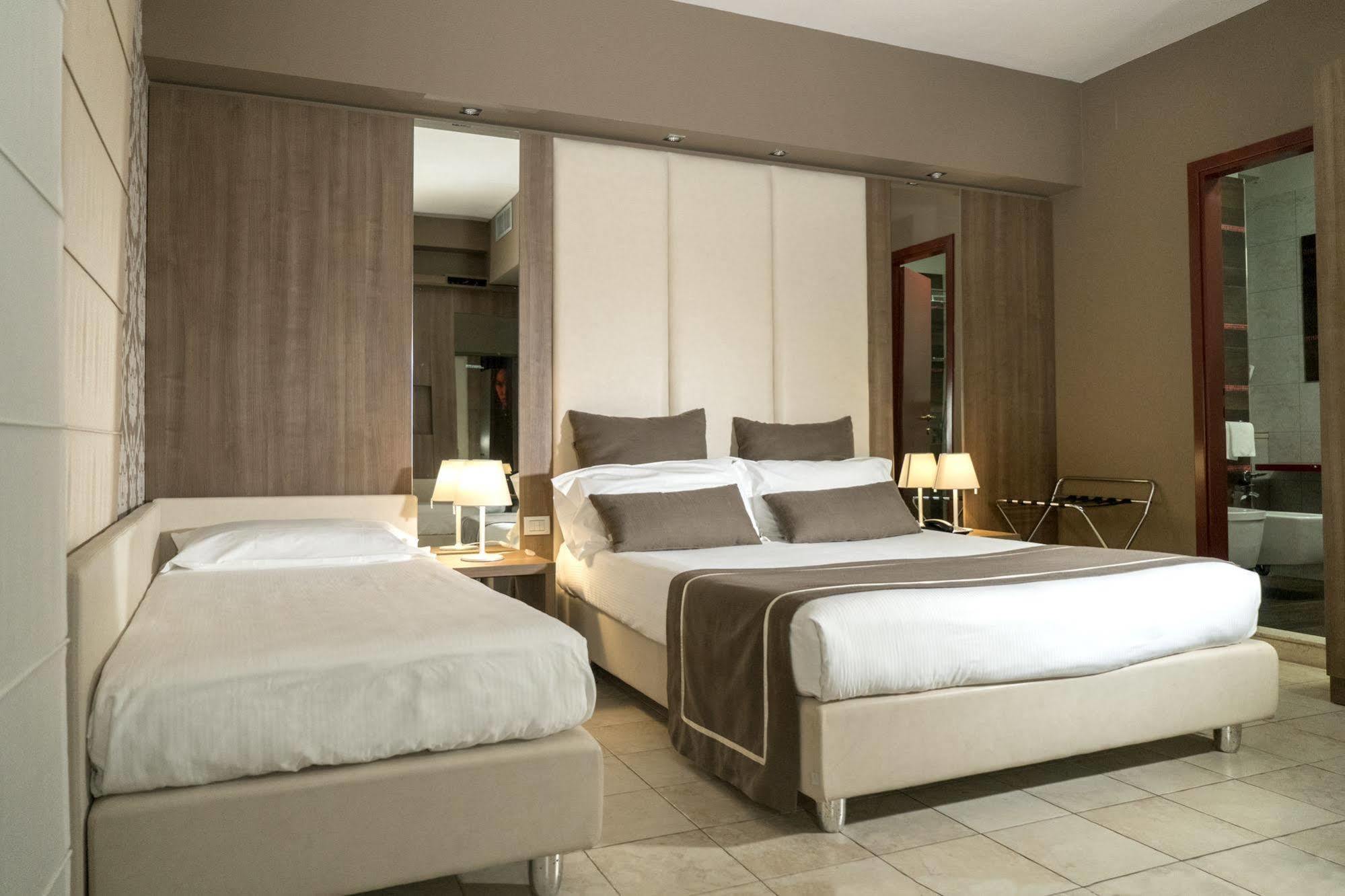 Hotel Lafayette Джовинаццо Экстерьер фото
